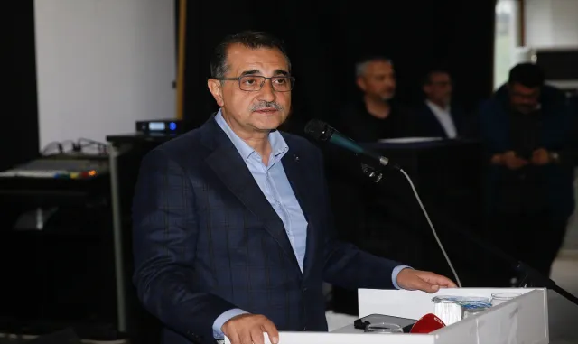 Bakan Fatih Dönmez, Eskişehir’de işçilere hitap etti: Bakan Fatih Dönmez, Eskişehir’de işçilere hitap etti: