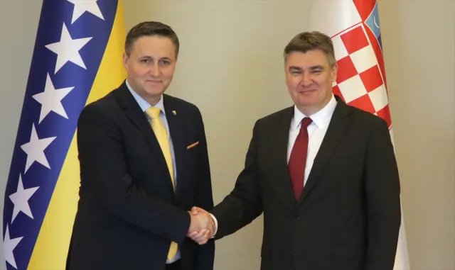 Boşnak lider Becirovic: "Dodik, güvenliği tehdit etmekte ve mutlaka durdurulmalı" Boşnak lider Becirovic: "Dodik, güvenliği tehdit etmekte ve mutlaka durdurulmalı"