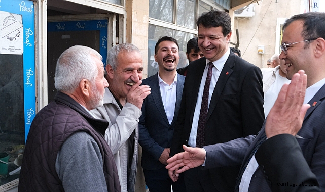 Büyükkılıç’a bir tepki daha: ’Sana da gülümsüyoruz!’ Büyükkılıç’a bir tepki daha: ’Sana da gülümsüyoruz!’