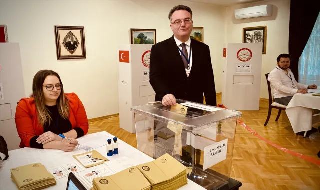 Cumhurbaşkanı Seçimi’nin ikinci turu için Bulgaristan’da oy verme işlemi başladı Cumhurbaşkanı Seçimi’nin ikinci turu için Bulgaristan’da oy verme işlemi başladı