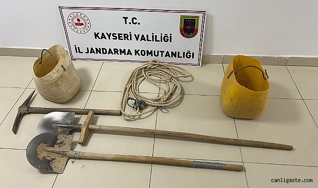 Defineciler iş başında! Bu kez Felahiye’de yakalandı Defineciler iş başında! Bu kez Felahiye’de yakalandı