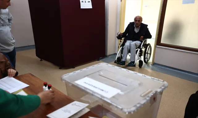 Düzce’de seçimler için huzurevinde sandık kuruldu Düzce’de seçimler için huzurevinde sandık kuruldu