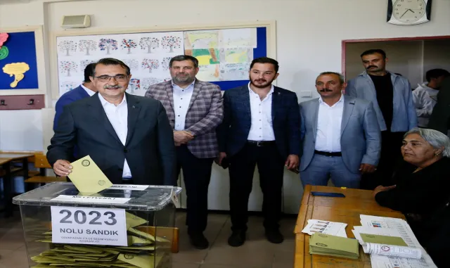 Enerji ve Tabii Kaynaklar Bakanı Dönmez, oyunu Eskişehir’de kullandı: Enerji ve Tabii Kaynaklar Bakanı Dönmez, oyunu Eskişehir’de kullandı: