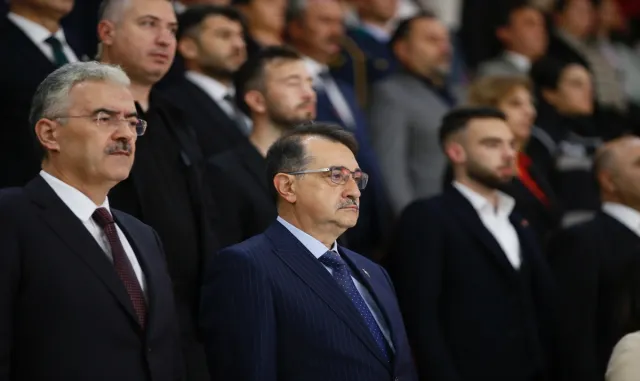 Eskişehir’de 19 Mayıs Atatürk’ü Anma, Gençlik ve Spor Bayramı kutlanıyor Eskişehir’de 19 Mayıs Atatürk’ü Anma, Gençlik ve Spor Bayramı kutlanıyor