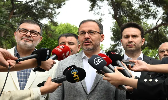 Gençlik ve Spor Bakanı Kasapoğlu, oyunu İzmir’de kullandı Gençlik ve Spor Bakanı Kasapoğlu, oyunu İzmir’de kullandı