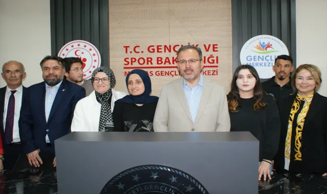 Gençlik ve Spor Bakanı Kasapoğlu, Susurluk ziyaretinde konuştu: Gençlik ve Spor Bakanı Kasapoğlu, Susurluk ziyaretinde konuştu: