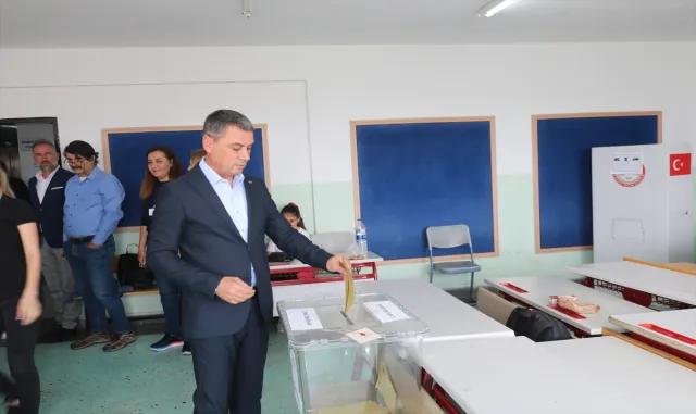 Gölbaşı Belediye Başkanı Şimşek oyunu kullandı Gölbaşı Belediye Başkanı Şimşek oyunu kullandı