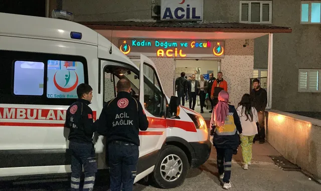 GÜNCELLEME - Bartın’da gıda zehirlenmesi şüphesiyle hastaneye kaldırılan 21 öğrenci taburcu edildi GÜNCELLEME - Bartın’da gıda zehirlenmesi şüphesiyle hastaneye kaldırılan 21 öğrenci taburcu edildi