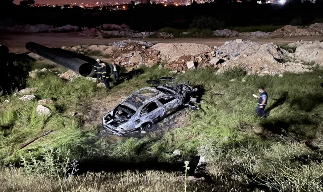 GÜNCELLEME - Gaziantep’te 2 otomobilin çarpıştığı kazada 1 kişi öldü, 9 kişi yaralandı GÜNCELLEME - Gaziantep’te 2 otomobilin çarpıştığı kazada 1 kişi öldü, 9 kişi yaralandı