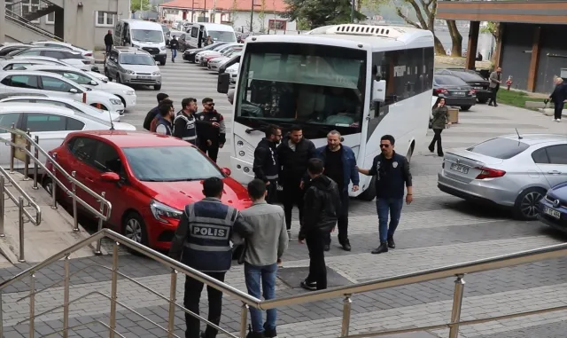 GÜNCELLEME - Zonguldak’ta suç örgütüne yönelik operasyonda 3 şüpheli tutuklandı GÜNCELLEME - Zonguldak’ta suç örgütüne yönelik operasyonda 3 şüpheli tutuklandı