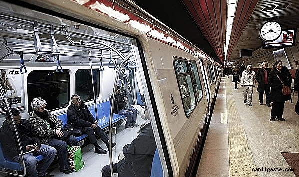 İstanbul’da metro seferleri saat 02.00’ye kadar uzatıldı İstanbul’da metro seferleri saat 02.00’ye kadar uzatıldı