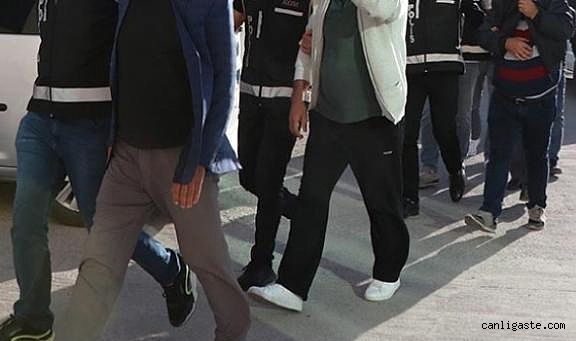 İzmir merkezli 40 ilde dolandırıcılık operasyonu: 180 gözaltı İzmir merkezli 40 ilde dolandırıcılık operasyonu: 180 gözaltı