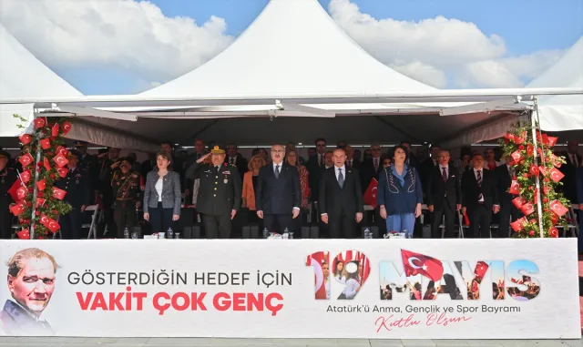İzmir ve çevre illerde 19 Mayıs Atatürk’ü Anma, Gençlik ve Spor Bayramı kutlanıyor İzmir ve çevre illerde 19 Mayıs Atatürk’ü Anma, Gençlik ve Spor Bayramı kutlanıyor