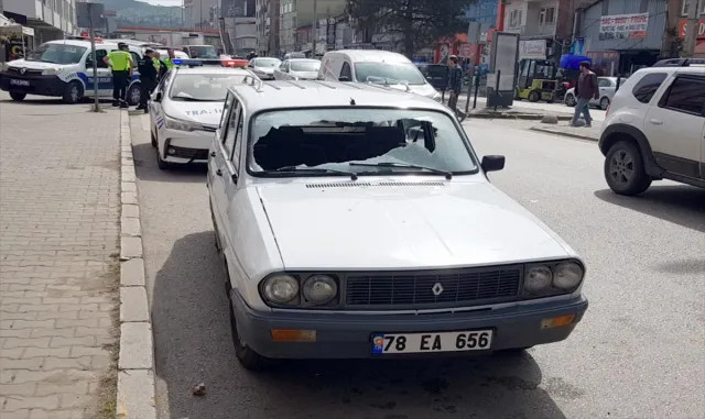 Karabük’te otomobilin yayaya çarpma anı kamerada Karabük’te otomobilin yayaya çarpma anı kamerada