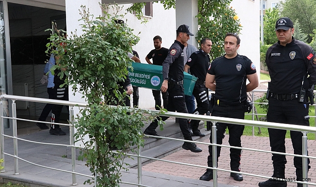 Kayseri’de 13. kattan düşen anne ve iki çocuğunun isimleri belli oldu Kayseri’de 13. kattan düşen anne ve iki çocuğunun isimleri belli oldu