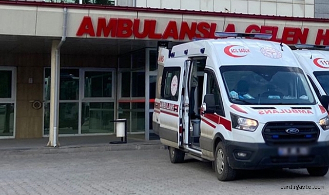 Kayseri’de feci kaza! Araç yayalara çarptı Kayseri’de feci kaza! Araç yayalara çarptı