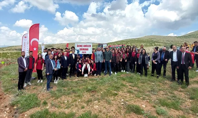 Kırşehir’de "Genç Ahiler Ormanı" oluşturuldu Kırşehir’de "Genç Ahiler Ormanı" oluşturuldu