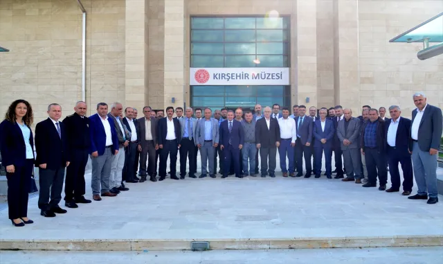 Kırşehir Valisi Buhara, muhtarlarla buluştu Kırşehir Valisi Buhara, muhtarlarla buluştu
