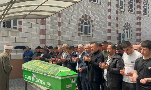 Kocaeli’de bir kişinin evinde öldürülmesine ilişkin 2 şüpheli tutuklandı Kocaeli’de bir kişinin evinde öldürülmesine ilişkin 2 şüpheli tutuklandı