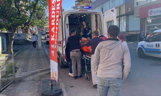 Kocaeli’de kendini kargocu olarak tanıtarak bir kişiyi öldüren şüpheli yakalandı Kocaeli’de kendini kargocu olarak tanıtarak bir kişiyi öldüren şüpheli yakalandı