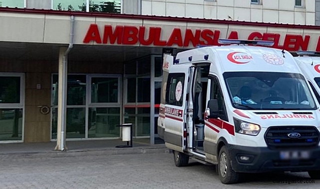 Mantar zehirlenmesi şüphesiyle 3 kişi hastaneye kaldırıldı Mantar zehirlenmesi şüphesiyle 3 kişi hastaneye kaldırıldı