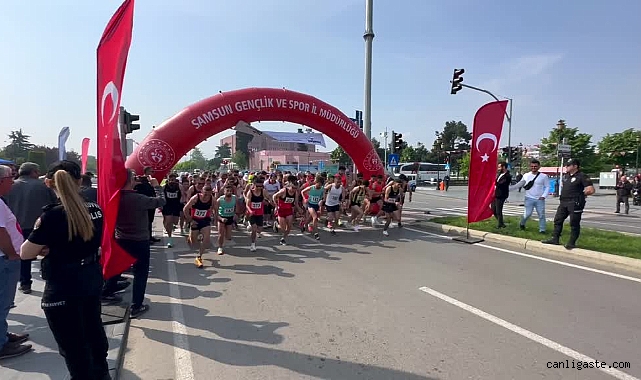 Samsun’da 19 Mayıs Yarı Maratonu başladı Samsun’da 19 Mayıs Yarı Maratonu başladı
