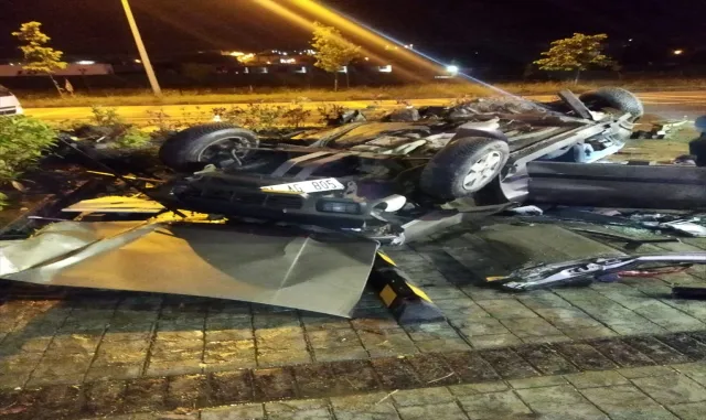 Samsun’daki kazada hayatını kaybeden 3 kişinin cenazesi defnedildi Samsun’daki kazada hayatını kaybeden 3 kişinin cenazesi defnedildi