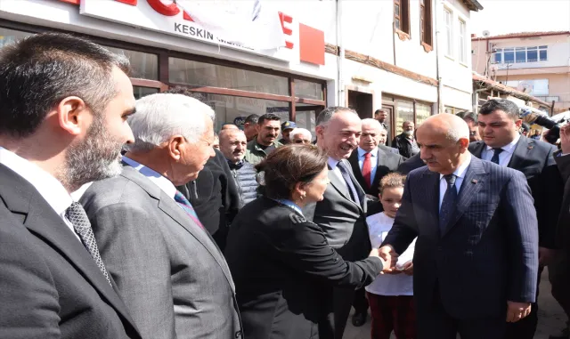 Tarım ve Orman Bakanı Kirişci, Kırıkkale’de mitingde konuştu Tarım ve Orman Bakanı Kirişci, Kırıkkale’de mitingde konuştu