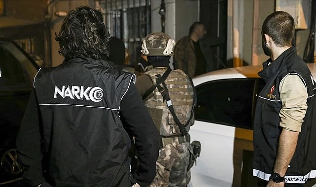 Tırın yakıt deposunda 537 kilo 250 gram sıvı uyuşturucu yakalandı Tırın yakıt deposunda 537 kilo 250 gram sıvı uyuşturucu yakalandı