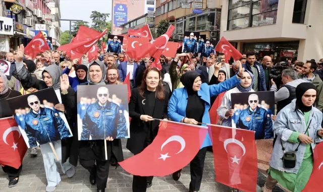 Trabzon’da Cumhur İttifakı’ndan Cumhurbaşkanı Erdoğan’a destek yürüyüşü Trabzon’da Cumhur İttifakı’ndan Cumhurbaşkanı Erdoğan’a destek yürüyüşü