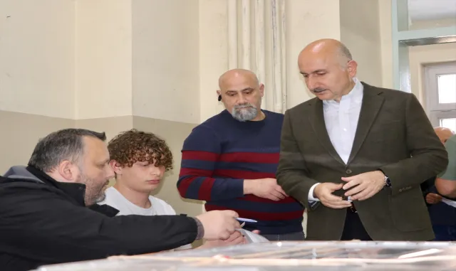 Ulaştırma ve Altyapı Bakanı Karaismailoğlu, oyunu Trabzon’da kullandı: Ulaştırma ve Altyapı Bakanı Karaismailoğlu, oyunu Trabzon’da kullandı: