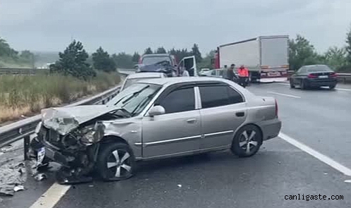 Anadolu Otoyolu’nda 10 aracın karıştığı zincirleme kaza: 4 yaralı Anadolu Otoyolu’nda 10 aracın karıştığı zincirleme kaza: 4 yaralı