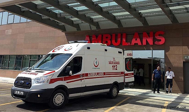 Apartmanın terasından düşen genç ağır yaralandı Apartmanın terasından düşen genç ağır yaralandı