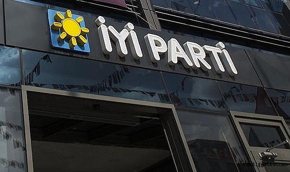Aytun Çıray İYİ Parti’den istifa etti! Aytun Çıray İYİ Parti’den istifa etti!
