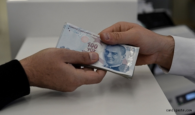 Emekli maaş ve bayram ikramiyelerinin ödeme tarihleri belli oldu Emekli maaş ve bayram ikramiyelerinin ödeme tarihleri belli oldu
