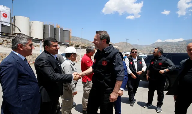 Enerji ve Tabii Kaynaklar Bakanı Bayraktar, Şırnak’ta petrol sahalarında incelemede bulundu: Enerji ve Tabii Kaynaklar Bakanı Bayraktar, Şırnak’ta petrol sahalarında incelemede bulundu: