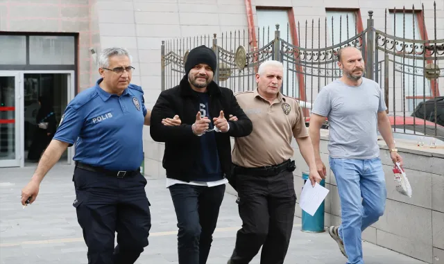 Eskişehir’de eski erkek arkadaşı tarafından yaralanan kadının tedavisi sürüyor Eskişehir’de eski erkek arkadaşı tarafından yaralanan kadının tedavisi sürüyor