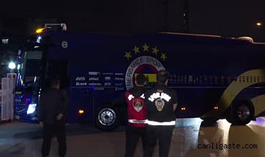 Fenerbahçeli taraftarlardan istifa çağrısı! Fenerbahçeli taraftarlardan istifa çağrısı!