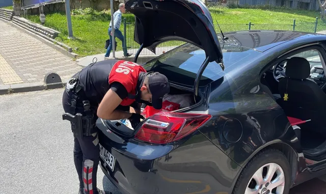 GÜNCELLEME - İstanbul’da okul çevreleri ve servis araçlarında denetim yapıldı GÜNCELLEME - İstanbul’da okul çevreleri ve servis araçlarında denetim yapıldı