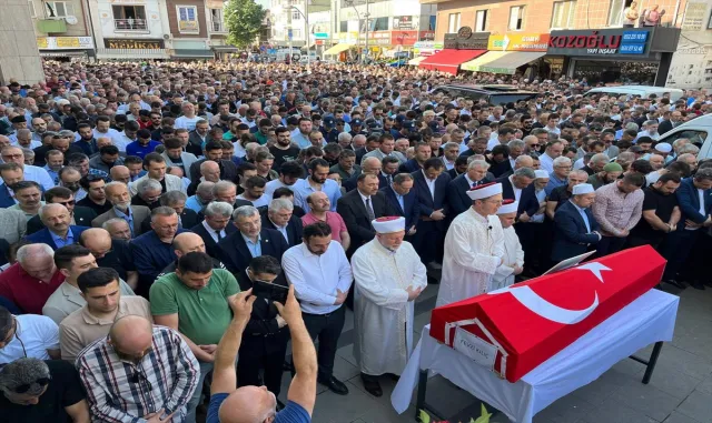GÜNCELLEME - Kalp krizi sonucu vefat eden Erenler Belediye Başkanı Kılıç son yolculuğuna uğurlandı GÜNCELLEME - Kalp krizi sonucu vefat eden Erenler Belediye Başkanı Kılıç son yolculuğuna uğurlandı