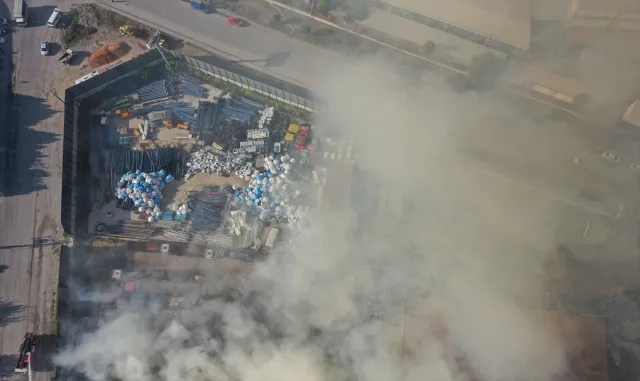 GÜNCELLEME - Manisa’da fabrikada çıkan yangın 19. saatte kontrol altına alındı GÜNCELLEME - Manisa’da fabrikada çıkan yangın 19. saatte kontrol altına alındı
