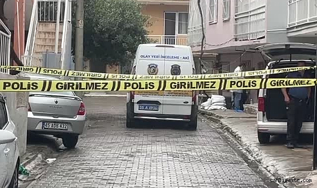 İzmir’de bir evdeki derin dondurucuda 4 kişinin cesedi bulundu İzmir’de bir evdeki derin dondurucuda 4 kişinin cesedi bulundu
