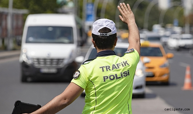 Kayseri’de denetim: 52 araç trafikten men edildi, 1155 sürücüye para cezası Kayseri’de denetim: 52 araç trafikten men edildi, 1155 sürücüye para cezası