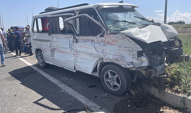 Kayseri’de feci kazanın bilançosu 1 ölü, 14 yaralı Kayseri’de feci kazanın bilançosu 1 ölü, 14 yaralı