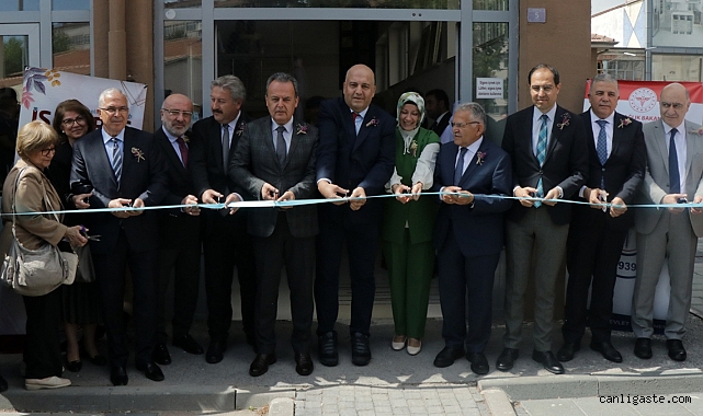 Kayseri Devlet Hastanesinde ’Toplum Ruh Sağlığı İş Uğraş Terapi Sergisi’ Kayseri Devlet Hastanesinde ’Toplum Ruh Sağlığı İş Uğraş Terapi Sergisi’