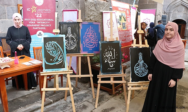Kayseri Valisi Çiçek: ’İmam hatip liseleri Kayseri’nin gururu’ Kayseri Valisi Çiçek: ’İmam hatip liseleri Kayseri’nin gururu’