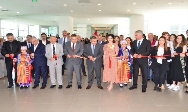Kırşehir’de "Hayat Boyu Öğrenme Haftası" dolayısıyla sergi açıldı Kırşehir’de "Hayat Boyu Öğrenme Haftası" dolayısıyla sergi açıldı
