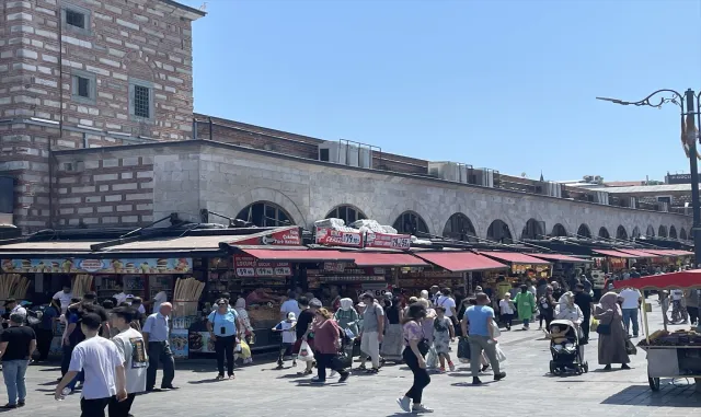 Kurban Bayramı öncesi Mısır Çarşısı’nda alışveriş hareketliliği yaşanıyor Kurban Bayramı öncesi Mısır Çarşısı’nda alışveriş hareketliliği yaşanıyor