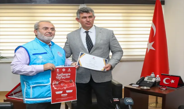 Lefkoşa Büyükelçisi Feyzioğlu’ndan depremzedeler için kurban bağışı Lefkoşa Büyükelçisi Feyzioğlu’ndan depremzedeler için kurban bağışı