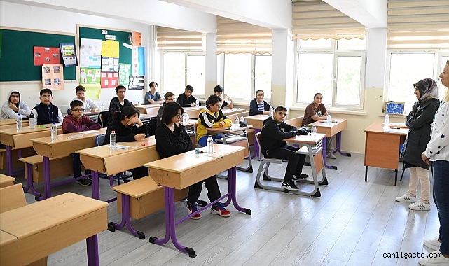 LGS merkezi sınavı başladı! 2023 LGS sınavı başladı! LGS merkezi sınavı başladı! 2023 LGS sınavı başladı!